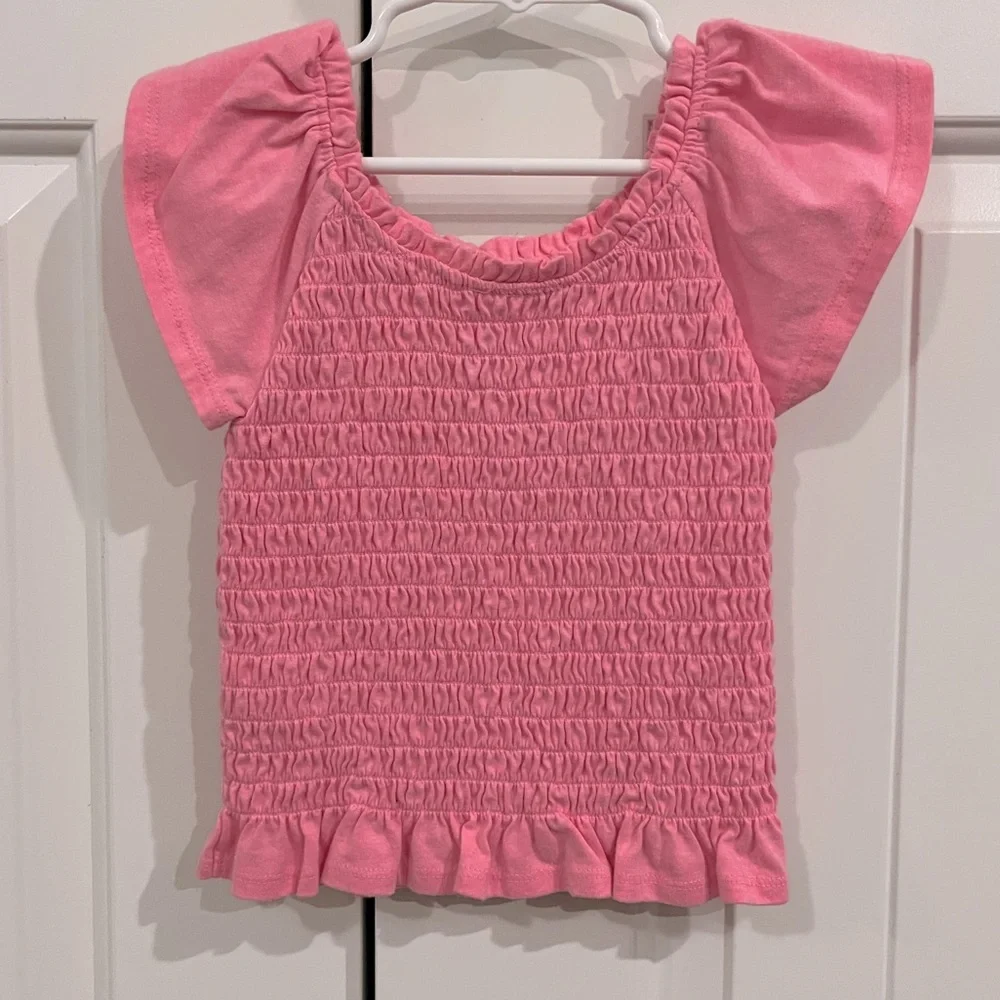 ⚜️(5 for $15) - Ruffle Top - Picture 1 of 2